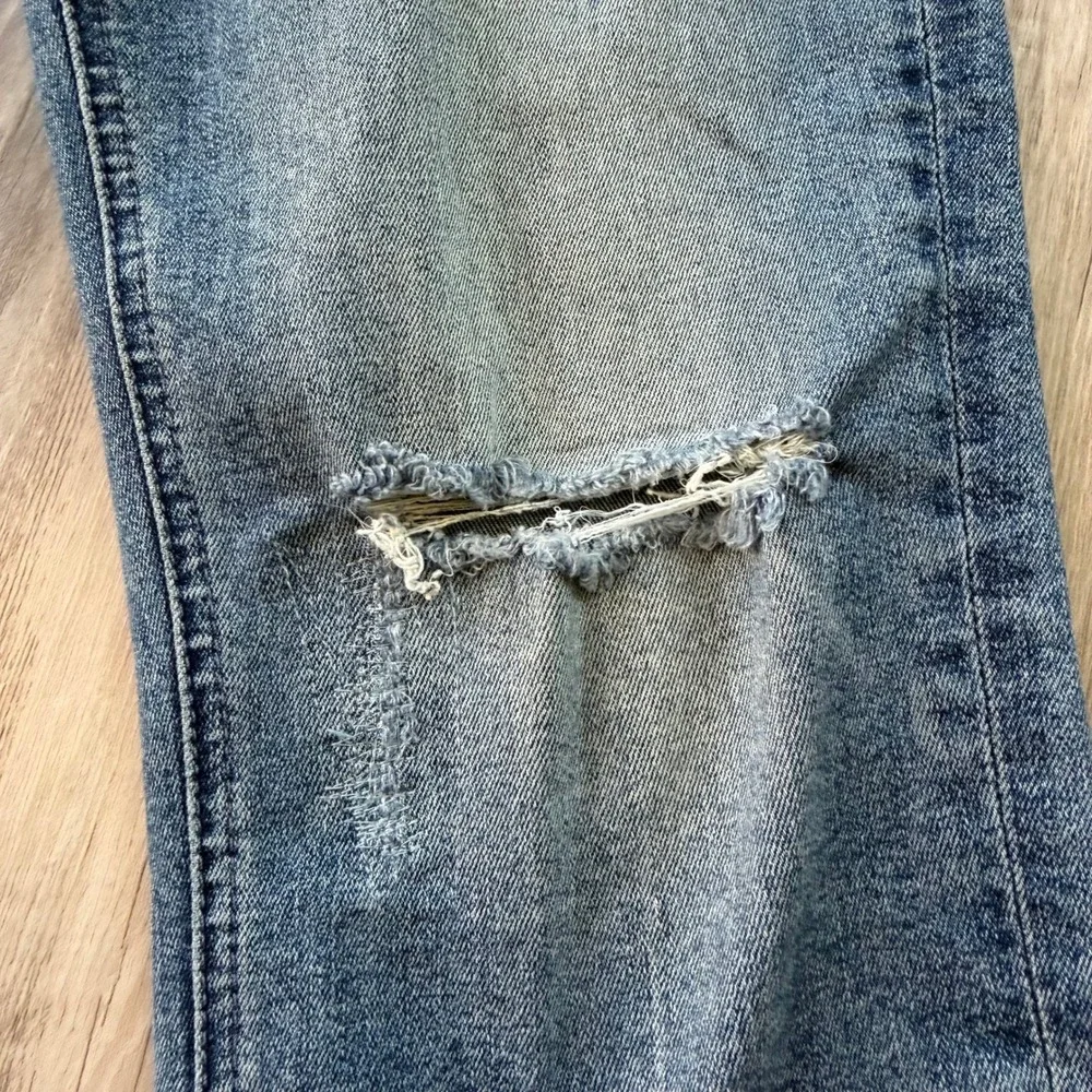 MOTHER Dazzler Mid Rise Ankle Fray Jeans Living In Circles Blue Distressed 28